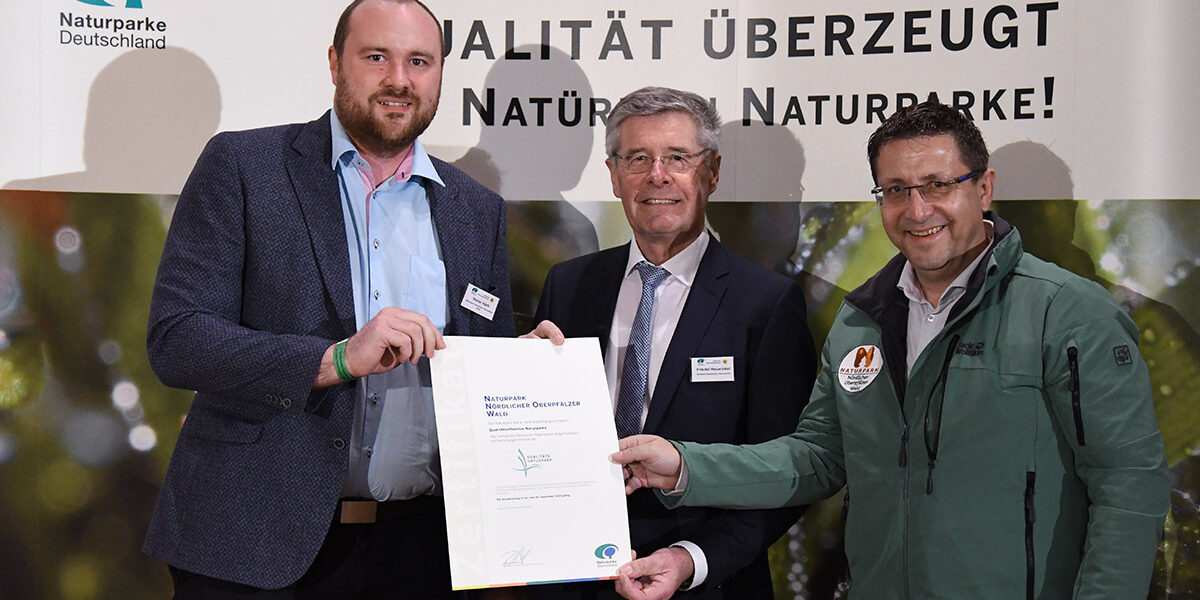 VDN-Qualitaetsnaturpark_Naturpark-NOW-2021 Übergabe der Urkunde anlässlich der Auszeichnung zum Qualitätsnaturpark 2021