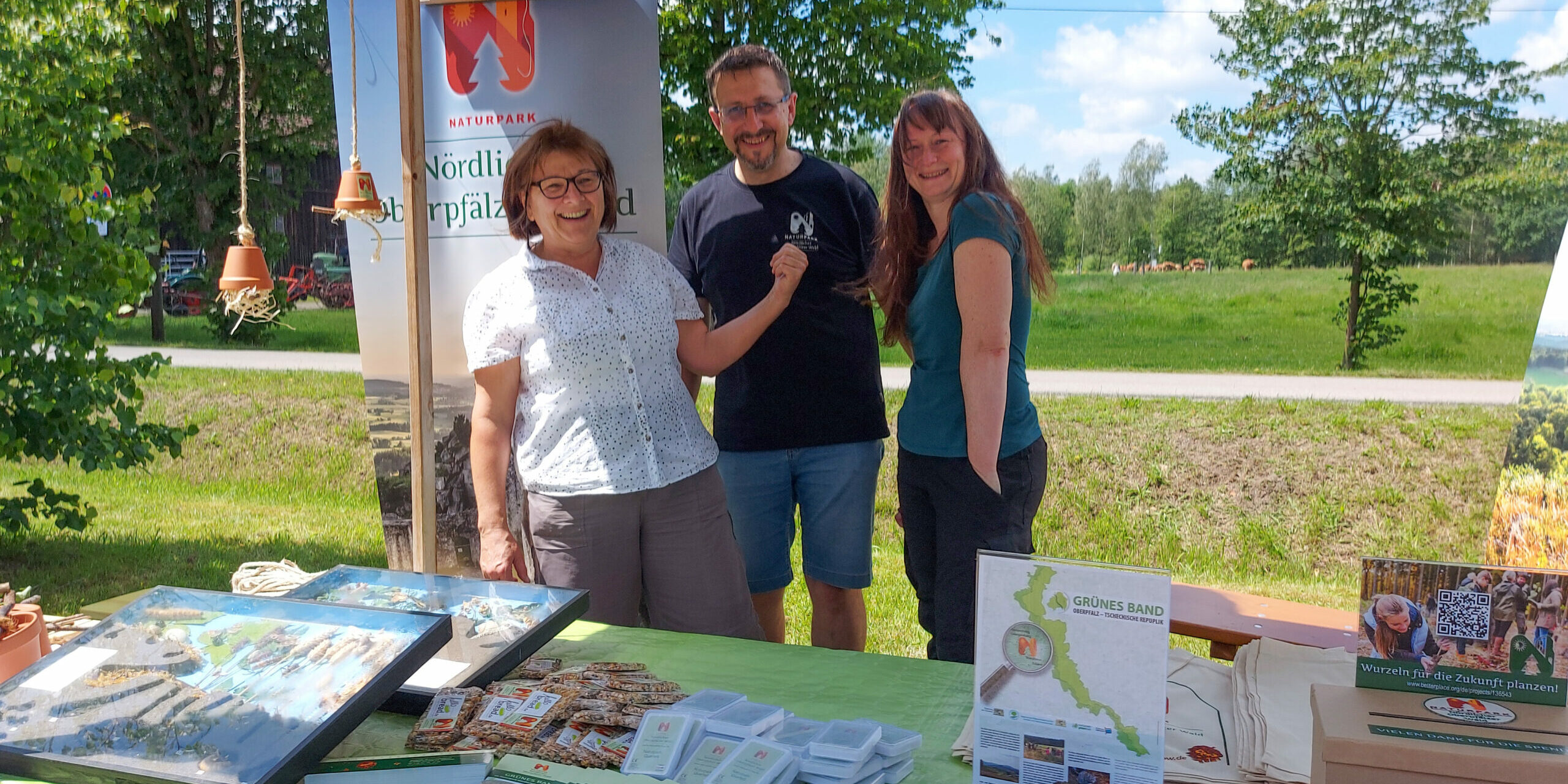 Naturpark-NOW_vs_Tag-des-Gruenen-Bandes_Pfrentsch_2024 Naturpark-Infostand beim 3. Tag des Grünen Bandes in Pfrentsch