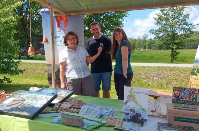 Naturpark-NOW_vs_Tag-des-Gruenen-Bandes_Pfrentsch_2024 Naturpark-Infostand beim 3. Tag des Grünen Bandes in Pfrentsch