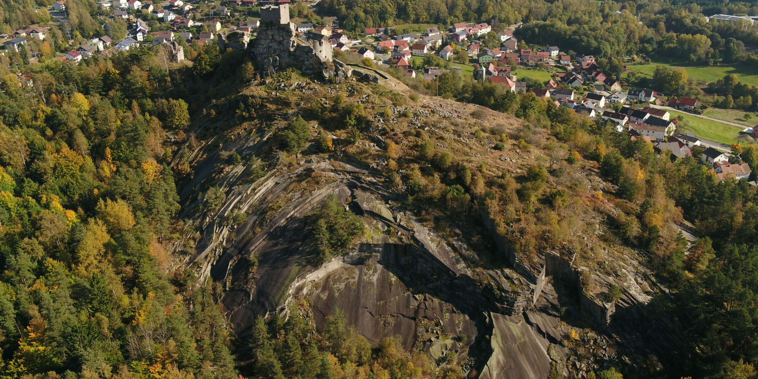 Drohnenaufnahme Schlossberg durch die Regierung der Oberpfalz, Bildautor: W. Ahlmer, Reg. D. Opf.