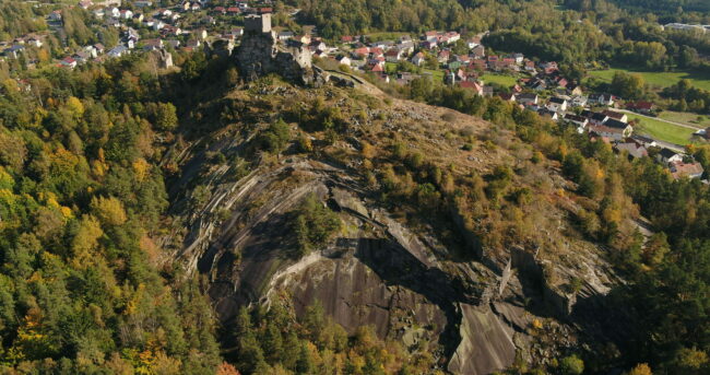 Drohnenaufnahme Schlossberg durch die Regierung der Oberpfalz, Bildautor: W. Ahlmer, Reg. D. Opf.JPG Drohnenaufnahme Schlossberg durch die Regierung der Oberpfalz, Bildautor: W. Ahlmer, Reg. D. Opf.
